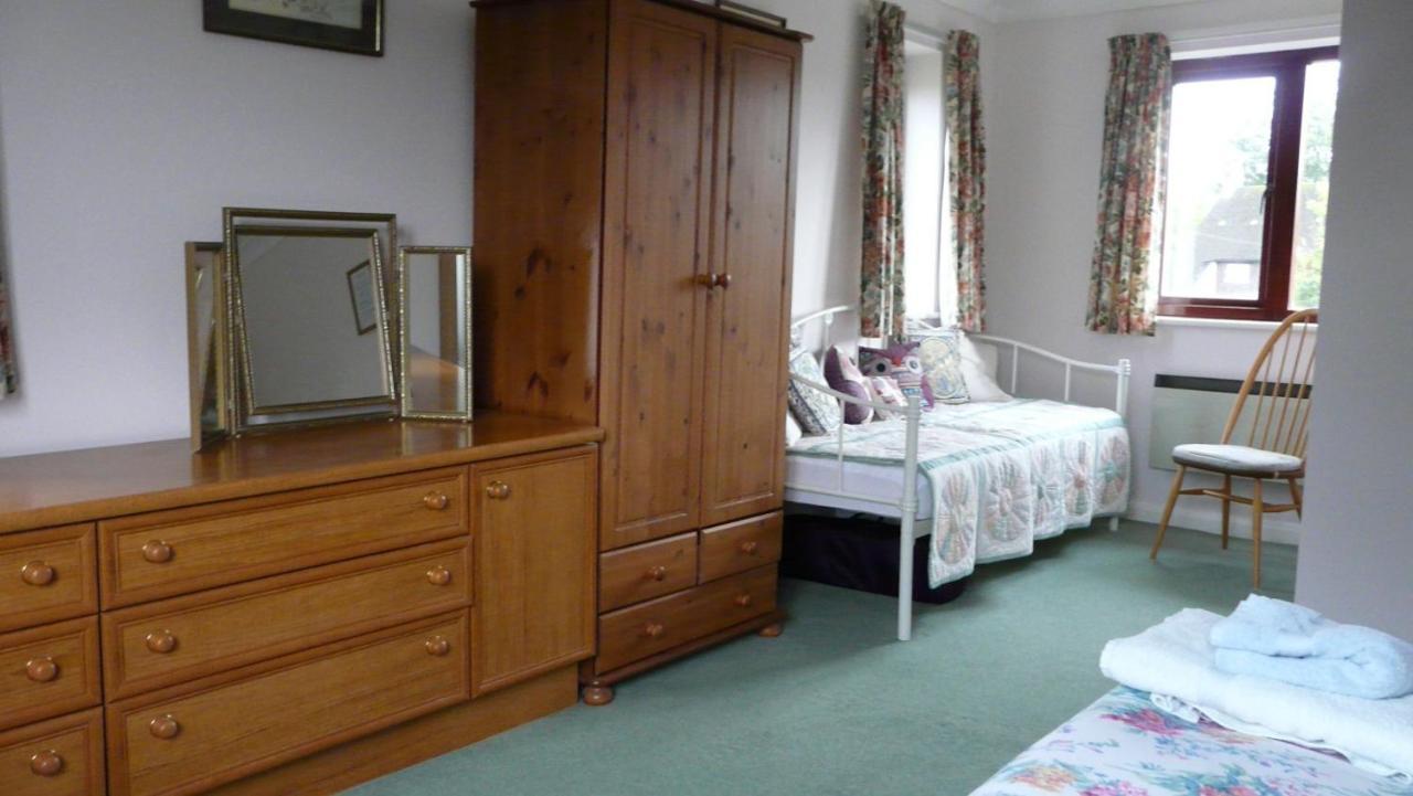 Bramley Cottage Holidays Chichester Exterior foto